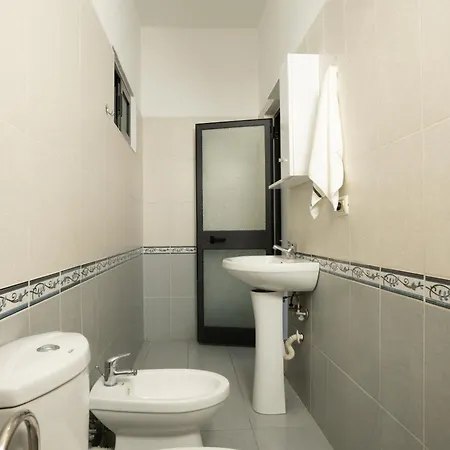 Delfini Tetova Hotel Durres