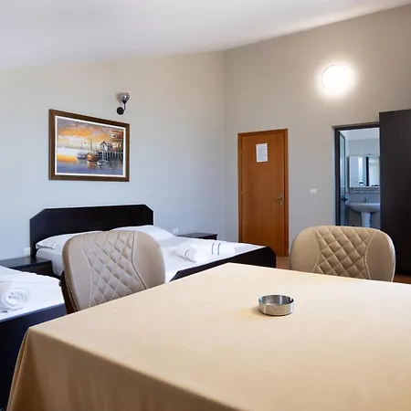 Delfini Tetova 4* Durres