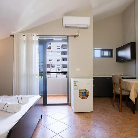 Delfini Tetova 4*