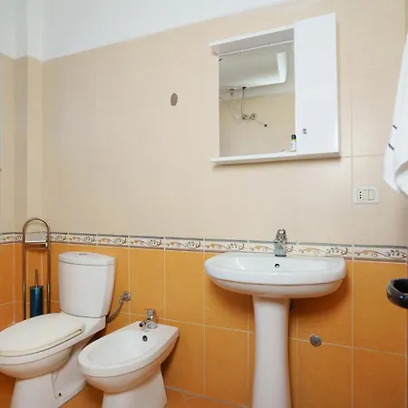 Delfini Tetova 4*
